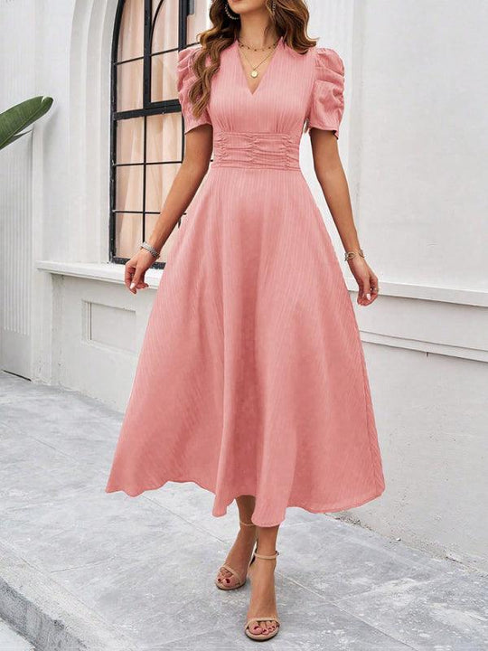 Andrea | Elegantes Midikleid mit femininer V-Halslinie