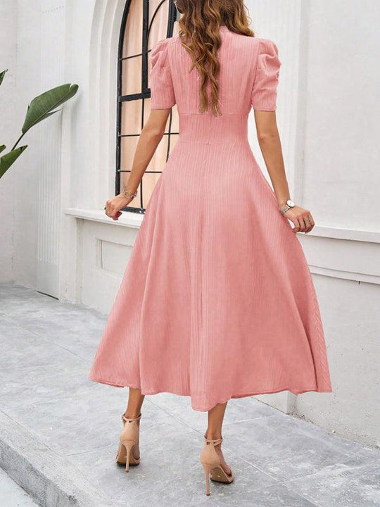 Andrea | Elegantes Midikleid mit femininer V-Halslinie