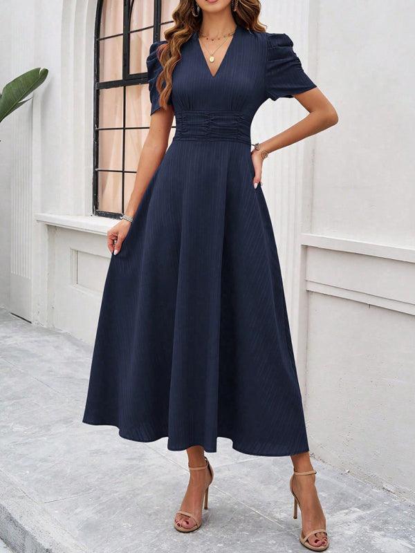 Andrea | Elegantes Midikleid mit femininer V-Halslinie