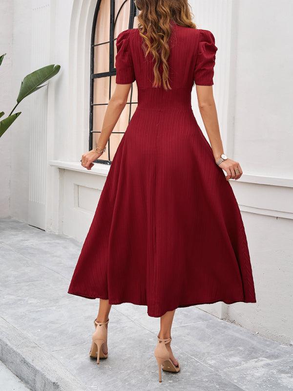 Andrea | Elegantes Midikleid mit femininer V-Halslinie