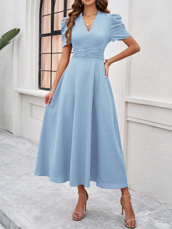 Andrea | Elegantes Midikleid mit femininer V-Halslinie