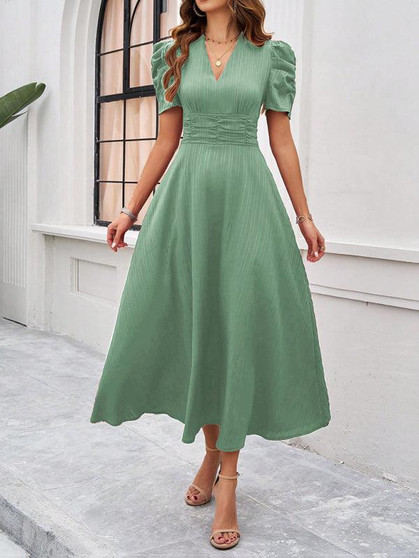 Andrea | Elegantes Midikleid mit femininer V-Halslinie