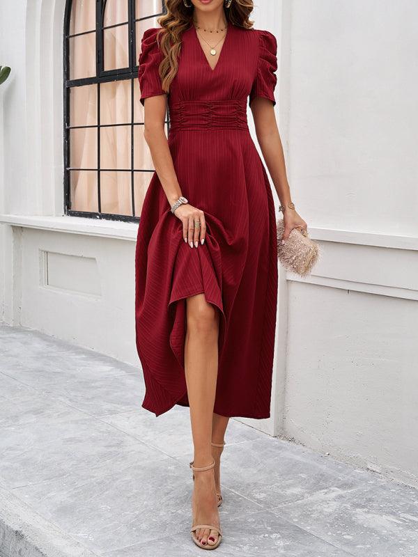 Andrea | Elegantes Midikleid mit femininer V-Halslinie