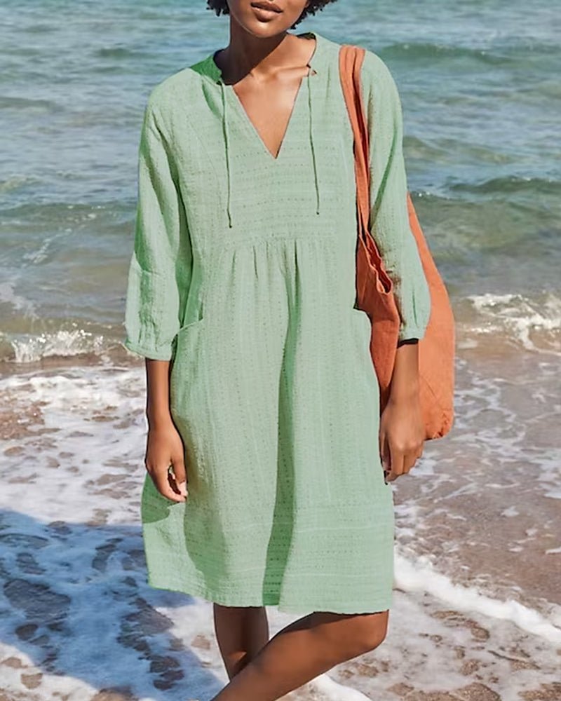 Mira | Luftiges Strandkleid mit V-Ausschnitt und Ärmeln