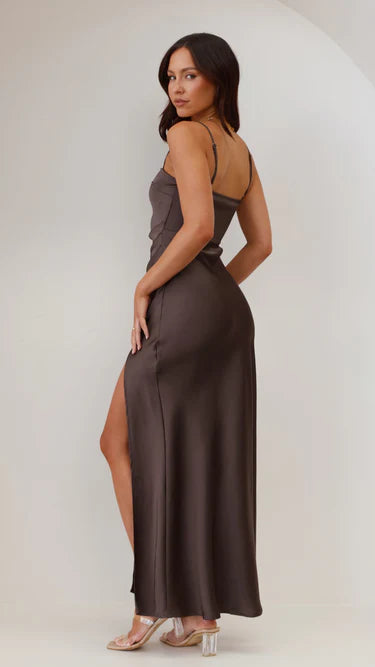 Elisabeth | Elegantes Maxikleid mit Schlitz und feinen Trägern